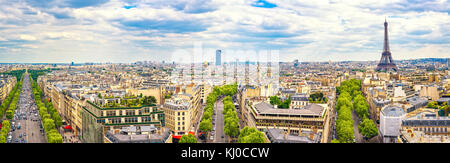Paris, France. Vue panoramique de l'arc de triomphe, tour eiffel et l'avenue des Champs Elysées. l'Europe. Banque D'Images