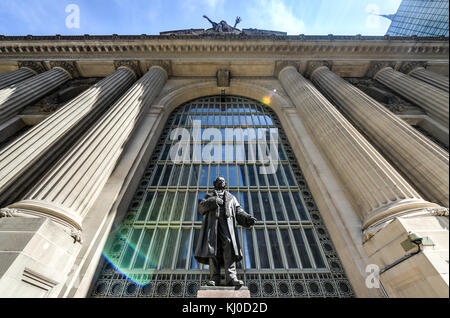 Monument à Cornelius Vanderbilt avant grand central station en mémoire comme le fondateur de la new york central lines. Banque D'Images