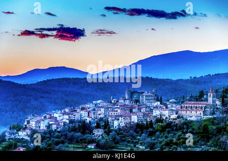 L'Europe. La France. Var (83), Pays de Fayence. Le village perché de Callian Banque D'Images