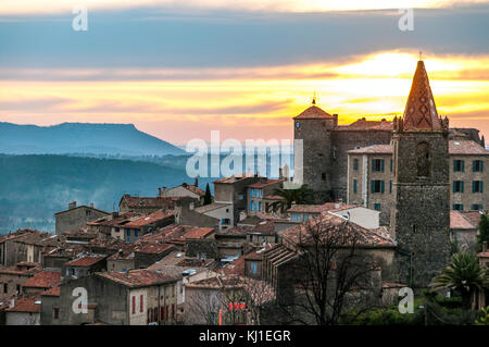 L'Europe. La France. Var (83), Pays de Fayence. Le village perché de Callian Banque D'Images