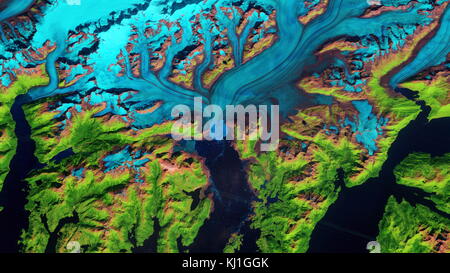 Retrait de l'Alaska Glacier Columbia ; image satellite montre l'état de la fonte des glaciers en 2004 Banque D'Images