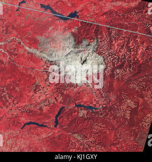 Site de l'éruption volcanique du Mont St Helens, tel qu'il était en 1981. Le 18 mai 1980, une éruption volcanique majeure a eu lieu au Mont Saint Helens, un volcan situé dans l'état de Washington, États-Unis. L'éruption (VEI 5) un événement important a été la seule éruption volcanique de se produire dans les 48 États contigus des États-Unis depuis l'éruption de 1915 Pic Lassen en Californie.[1] Toutefois, il a souvent été déclaré comme la plus désastreuse éruption volcanique de l'histoire des États-Unis Banque D'Images