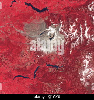 Site de l'éruption volcanique du Mont St Helens, tel qu'il était en 1983. Le 18 mai 1980, une éruption volcanique majeure a eu lieu au Mont Saint Helens, un volcan situé dans l'état de Washington, États-Unis. L'éruption (VEI 5) un événement important a été la seule éruption volcanique de se produire dans les 48 États contigus des États-Unis depuis l'éruption de 1915 Pic Lassen en Californie.[1] Toutefois, il a souvent été déclaré comme la plus désastreuse éruption volcanique de l'histoire des États-Unis Banque D'Images