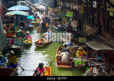 Marché flottant de Damnoen Saduak Banque D'Images