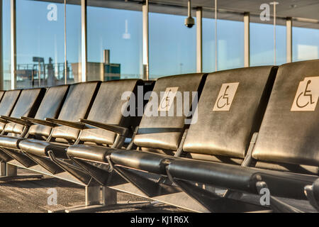 Rangée de sièges à l'aéroport Banque D'Images