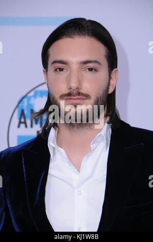 Los Angeles, USA. 19 novembre, 2017. Los Angeles, CA, USA. 19 nov, 2017. 19 novembre 2017 - Los Angeles, Californie - alesso. 2017 american music awards qui a eu lieu chez microsoft theatre de los angeles. Crédit photo : birdie thompson/admedia crédit : birdie thompson/admedia/zuma/Alamy fil live news Banque D'Images