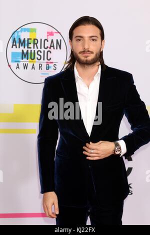 Los Angeles, CA, USA. 19 nov, 2017. alesso aux arrivées pour 2017 american music awards (AMA) - arrivées 3, microsoft theatre, Los Angeles, CA, 19 novembre 2017. crédit : Priscilla grant/everett collection/Alamy live news Banque D'Images