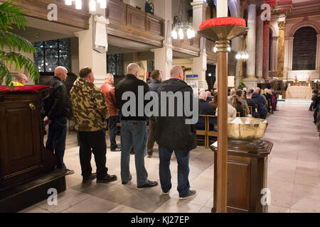 Birmingham, UK. 21 novembre 2017. Un service commémoratif a eu lieu lors de la cathédrale de Birmingham pour marquer 43 ans après la bombe de Pub de Birmingham qui a coûté la vie à 21 personnes. Sur la photo, debout, la cathédrale. Veuillez crédit, Dave Warren/Alamy Live News Banque D'Images