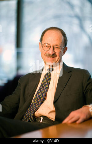 Directeur de l'Institut National du Cancer Harold E. Varmus (2) Banque D'Images