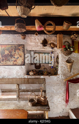 Les porcs nez inn, east prawle, Devon country pub traditionnel anglais. près de la mer, avec l'intérieur éclectique Banque D'Images