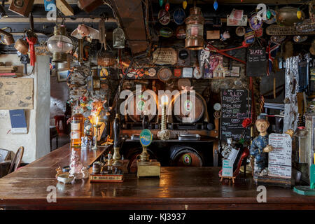 Les porcs nez inn, east prawle, Devon country pub traditionnel anglais. près de la mer, avec l'intérieur éclectique Banque D'Images