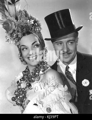 Carmen Miranda et Don Ameche jouent dans le film de 1941 « cette nuit à Rio », une comédie musicale qui met en valeur leurs performances. Le film mêle musique vibrante, danse et comédie. Banque D'Images
