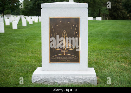 Une illustration du mémorial de la navette spatiale Columbia situé au cimetière national d'Arlington en Virginie, commémorant les astronautes qui ont perdu la vie dans la catastrophe de 2003. Banque D'Images