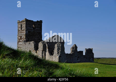 Knowlton Norman Church, construite au 12ème siècle, entouré d'un rituel néolithique henge de terrassement. wimborne dorset england uk Banque D'Images