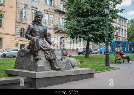 Statue de Jerzy Franciszek Kulczycki sur la place Danylo dans la ville de Lviv, la plus grande ville de l'ouest de l'Ukraine Banque D'Images