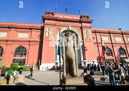 Le Caire, Egypte - 26 décembre : le musée des antiquités égyptiennes, également connu sous le nom de musée égyptien le 26 décembre 2008 au Caire, Egypte. c'est l'un des m Banque D'Images