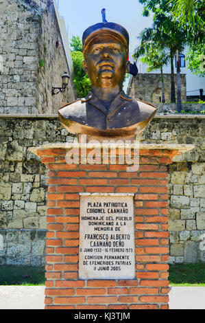 Buste dédié à Francisco Alberto Caamano Deno à Saint-Domingue, République dominicaine Banque D'Images