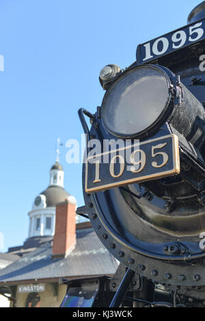 Kingston, Ontario - le 5 juillet 2014 : une vieille locomotive a appelé l'esprit de sir John a., qui a été en service actif jusqu'en 1960 et devint plus tard une landma Banque D'Images