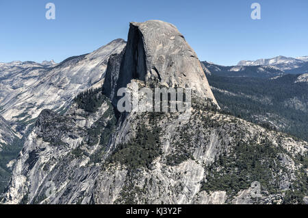 Demi-dôme, petite vallée de Yosemite, liberty cap, nevada falls et chutes vernal Banque D'Images