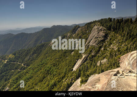 Moro rock et de trail, Sequoia National Park, Californie. Banque D'Images