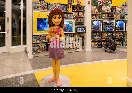 Anaheim, nov 11 : lego store dans le célèbre quartier de Downtown Disney, Disneyland resort le Nov 11, 2017 à Anaheim, Orange County, California, United st Banque D'Images