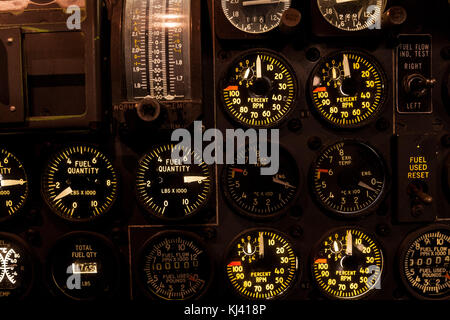 Les manomètres aéronautiques avec rétroéclairage closeup Banque D'Images