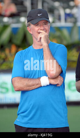 DELRAY Beach, FL - Novembre 02 : Alan Thicke participe à la Chris Evert et Raymond James Pro-Celebrity événement Tennis à Delray Beach Tennis Center le 02 novembre 2008 à Delray Beach, Floride Personnes : Alan Thicke Banque D'Images