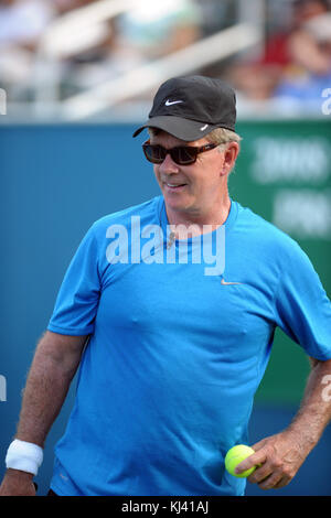 Delray Beach, FL - Novembre 02 : Alan Thicke participe à la Chris Evert et Raymond James pro-célébrité événement tennis à Delray Beach Tennis Center le 02 novembre 2008 à Delray Beach, Floride personnes : Alan Thicke Banque D'Images