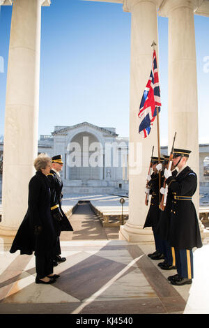 Premier Ministre du Royaume-Uni Theresa mai visites Arlington National Cemetery (31712854724) Banque D'Images