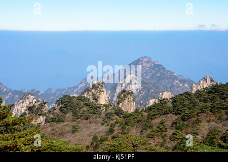 Vue de dessus à plus de quelques crêtes de montagne Jaune en Chine Banque D'Images