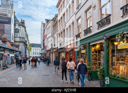 Boutiques sur Breidelstraat dans le centre-ville, Bruges (Brugge), Belgique. Banque D'Images