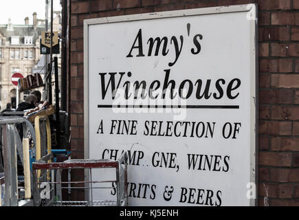 Boutique appelée Amy's Winehouse, qui vend de l'alcool, de la nourriture..., à Sunderland, dans le nord-est de l'Angleterre. ROYAUME-UNI Banque D'Images