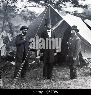 De gauche à droite : Photo d'Allan Pinkerton (1819-1884) Le président Abraham Lincoln (1809-1865) et John Alexander McClernand (1812-1900) au cours de la bataille d'Antietam. En date du 19e siècle Banque D'Images