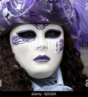 Présence en costume au Carnaval de Venise (Carnevale di Venezia), un festival annuel de Venise, Italie. A commencé à se souvenir d'une victoire de la 'Serenissima Repubblica' contre le patriarche d'Aquilée, dans l'année 1162. En l'honneur de cette victoire, le Banque D'Images