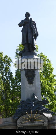 Statue commémorant à Varsovie, Bernard Adam Mickiewicz (1798 - 1855) poète national polonais. Banque D'Images