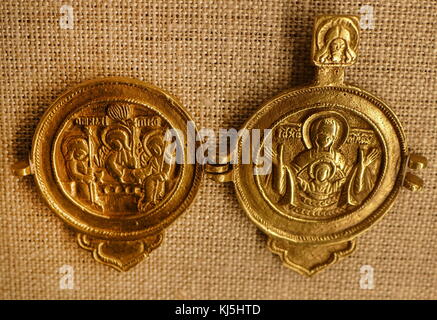 Panaglia, Enkolpian (médaillon religieux), russe orthodoxe, Veliki Novgorod, croix. Bronze coulé, 15ème-16ème siècle Banque D'Images