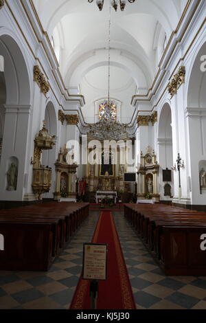 L'église de l'Esprit Saint dans la nouvelle ville de Varsovie, Varsovie Pologne. construit dans le style gothique à côté d'un hôpital dans le 14e siècle. Il a été fondé par Janusz le Vieux, duc de Varsovie, et remis à la ville en 1388. En 1699, la première pierre a été posée pour la nouvelle église, qui a été construit de 1707 à 1717 dans le style baroque par les architectes Józef Piola et Józef Szymon Bellotti. En 1944, lors du fameux Insurrection de Varsovie, l'église a été presque entièrement détruit par l'armée allemande ; en 1947, le Primat de Pologne, le Cardinal Hlond retourné l'église à l'administration de t Banque D'Images