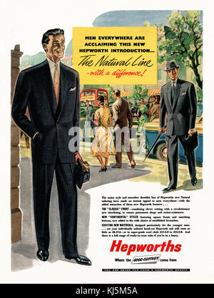 Une publicité de 1957 pour les vêtements pour hommes de Hepworth avec une illustration d'hommes portant des costumes d'affaires élégants dans une grande rue britannique Banque D'Images