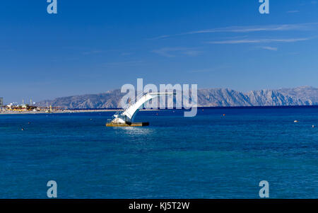 Conseil de plongée en mer, plage Elli, Rhodes, Rhodes, Dodécanèse, Grèce. Banque D'Images