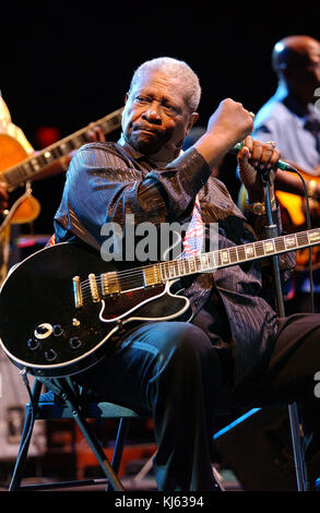 BOCA Raton, FL - 10 SEPTEMBRE : BB King fonctionne à l'Amphithéâtre Mizner Park le 10 septembre 2003 à Boca Raton en Floride Personnes : BB King Banque D'Images