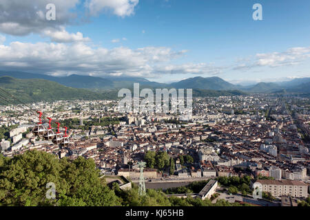 Grenoble (région Rhône-Alpes, au sud-est de la France) : aperçu de la ville de la forteresse de la Bastille. Banque D'Images