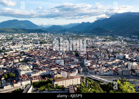 Grenoble (région Rhône-Alpes, au sud-est de la France) : aperçu de la ville de la forteresse de la Bastille. Banque D'Images