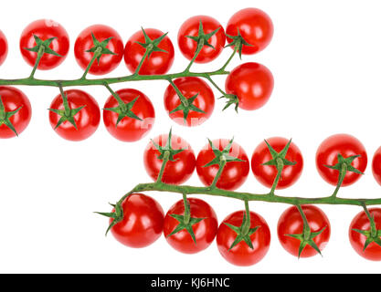 Tomates cerises juteux frais légumes biologiques sains. plein de vitamines et d'antioxydants. isolé sur fond blanc. Banque D'Images