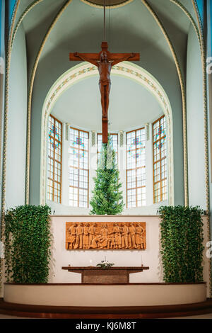 Helsinki, Finlande - le 8 décembre 2016 : Détails de l'intérieur de l'église luthérienne kallio. endroit populaire pour les concerts grâce à l'acoustique de l'église. Banque D'Images