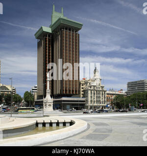 Plaza de Colon et statue de Christophe Colomb, Madrid, Espagne. Banque D'Images