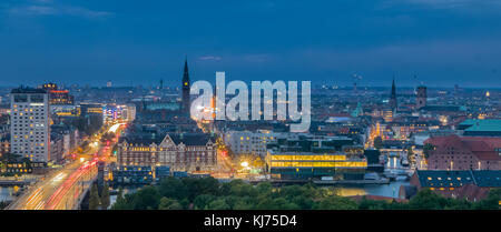 Soirée en ville moderne, panorama de Copenhague, Danemark Banque D'Images