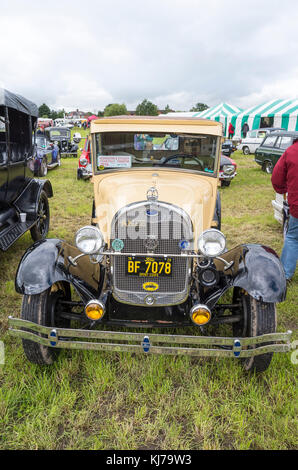 Vue frontale d'un coupé Ford 1920 sur show en Angleterre Banque D'Images