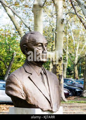 Statue d'Adenauer, City Park, Budapest Banque D'Images