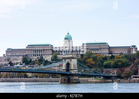 Château de Buda avec le pont à chaînes Széchenyi. Budapest Banque D'Images