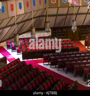 Vue intérieure d'une grande Synagogue, Jérusalem, Israël Banque D'Images